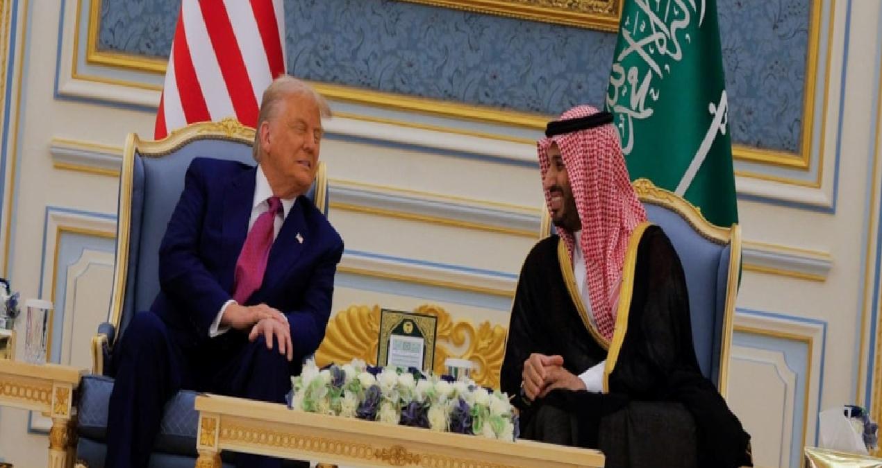 Trump ve iş insanları heyeti, Körfez ülkelerinde siyaset değil iş konuşuyor