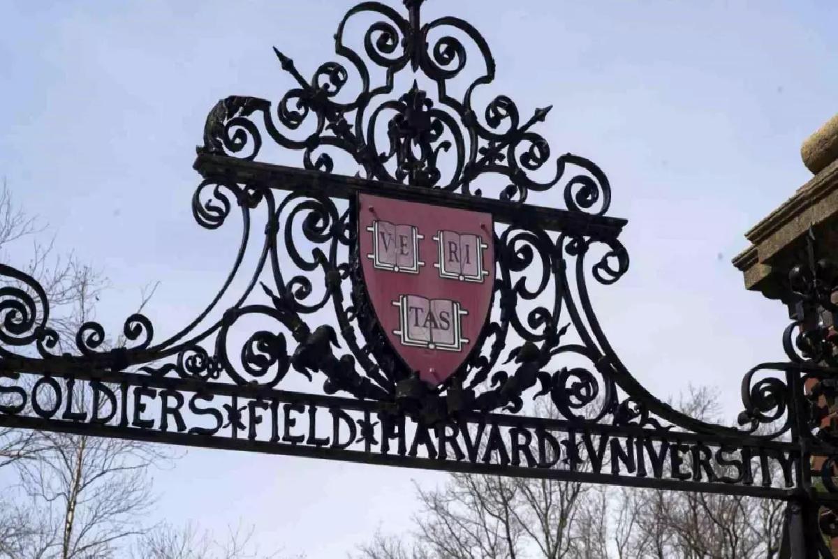 Trump’tan Harvard’a Yabancı Öğrenci Yasağı
