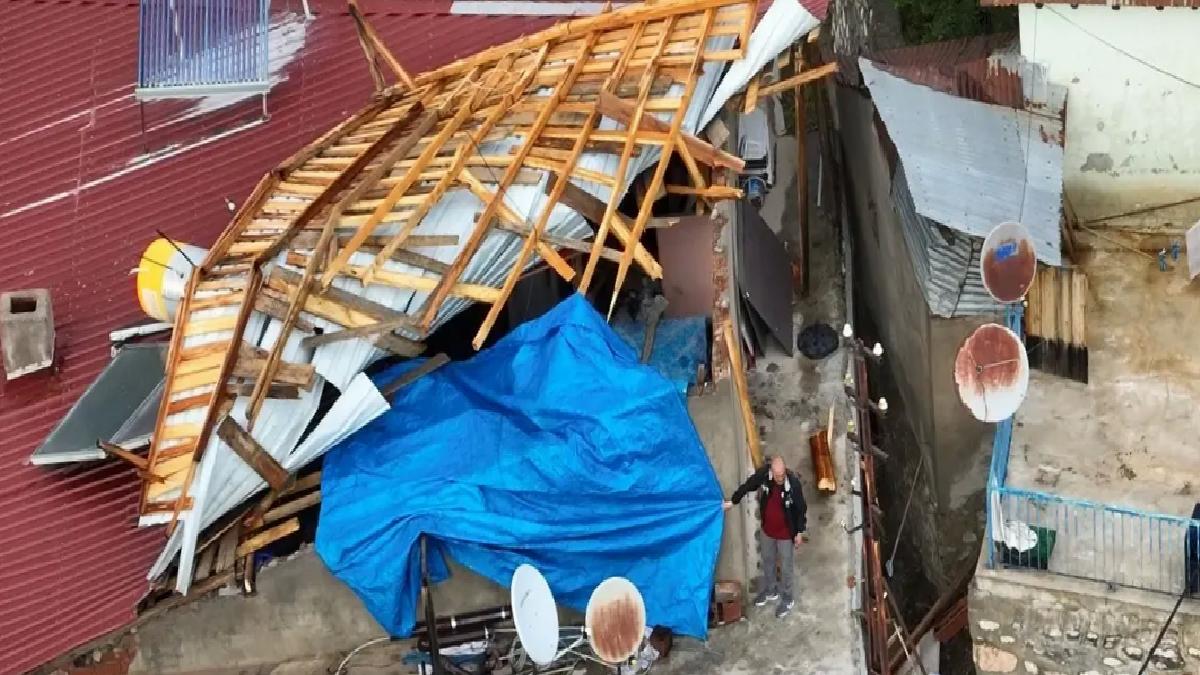 Tunceli’de Şiddetli Rüzgar Hasara Yol Açtı
