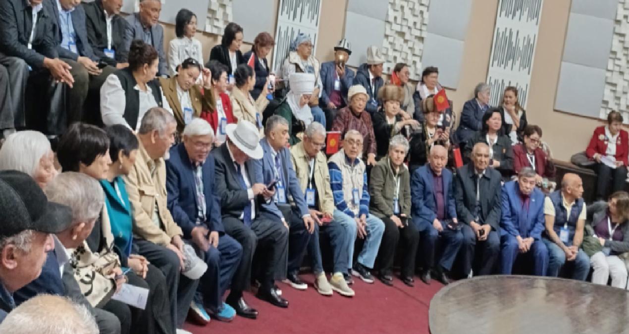 Türk dünyası edebiyatçı elçileri, Kazakistan’da buluştu