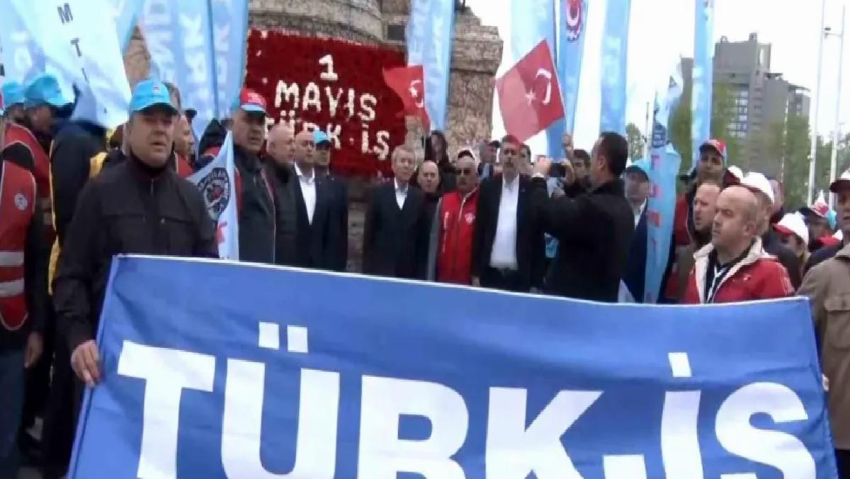 TÜRK-İŞ ve Birleşik Kamu-İş Taksim’de Çelenk Bıraktı