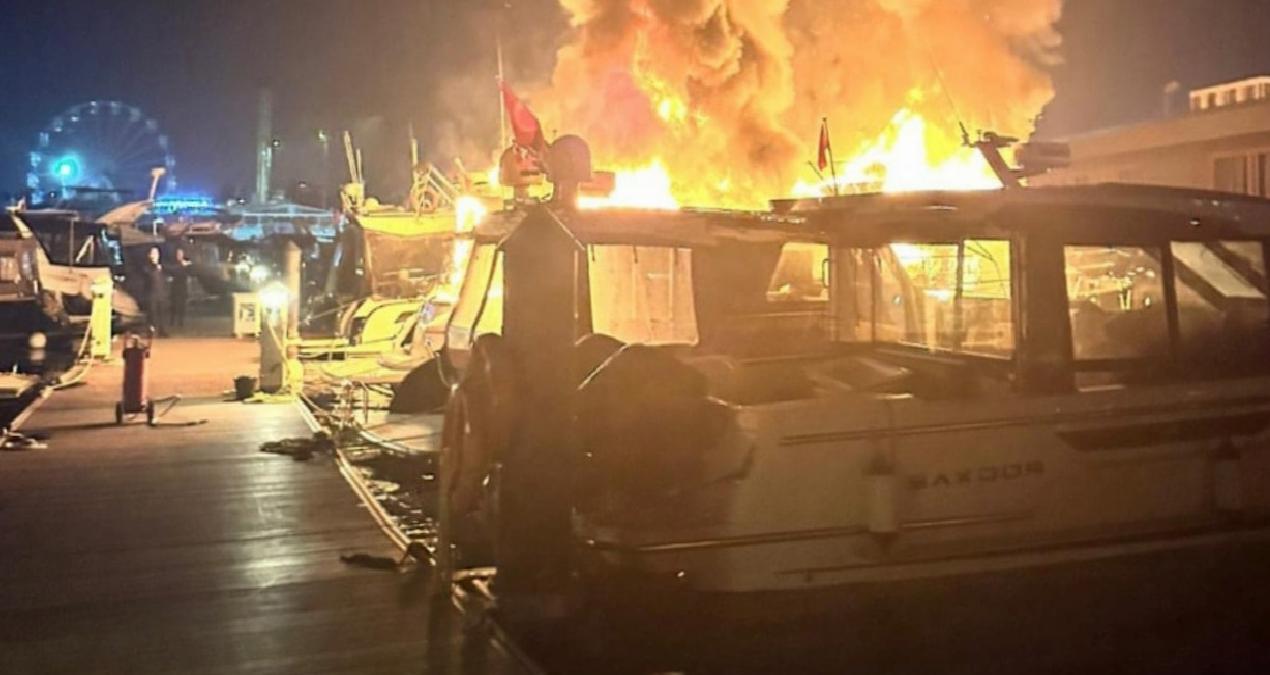 Tuzla marinada yangın! 54 tene alev alev yandı