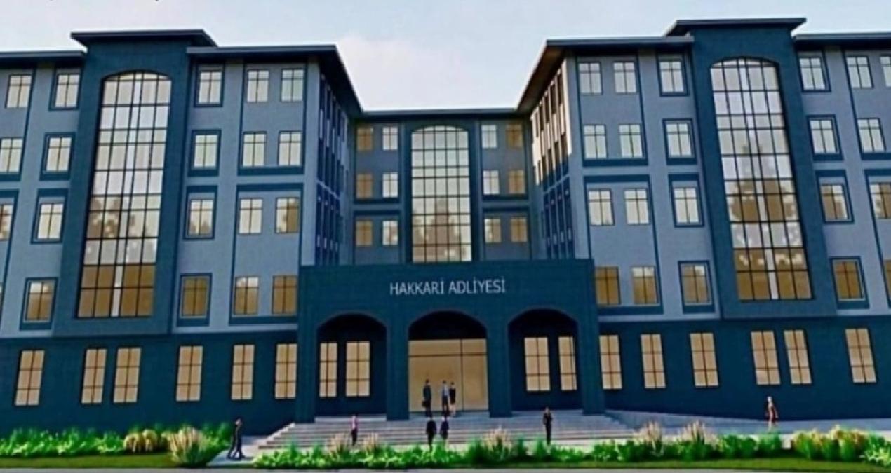 Ülkede adalet yok ama sarayları çok