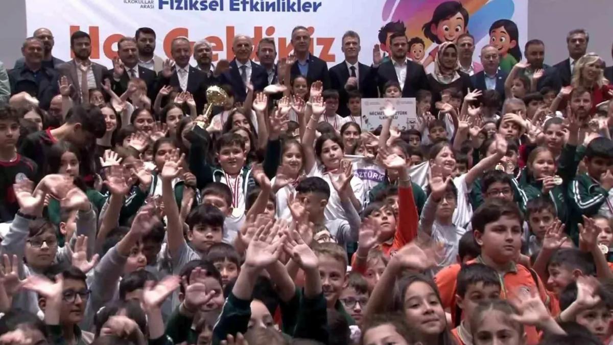 Ümraniye’de 12. Geleneksel Çocuk Oyunları ve Fiziksel Etkinlikler Kapanışı