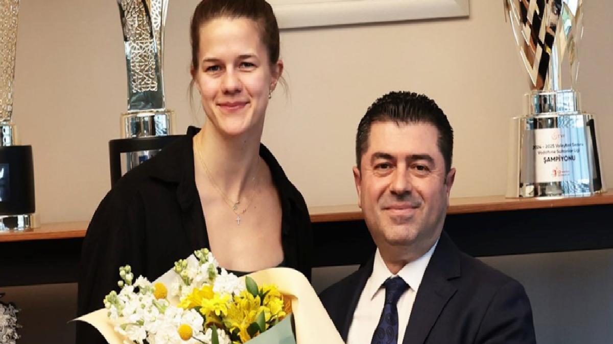VakıfBank, Kiera Van Ryk ve Bahar Akbay ile vedalaştı