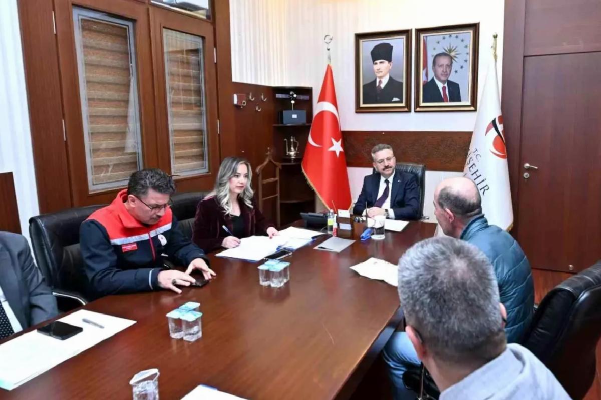 Vali Aksoy Halk Günü’nde Vatandaşları Dinledi