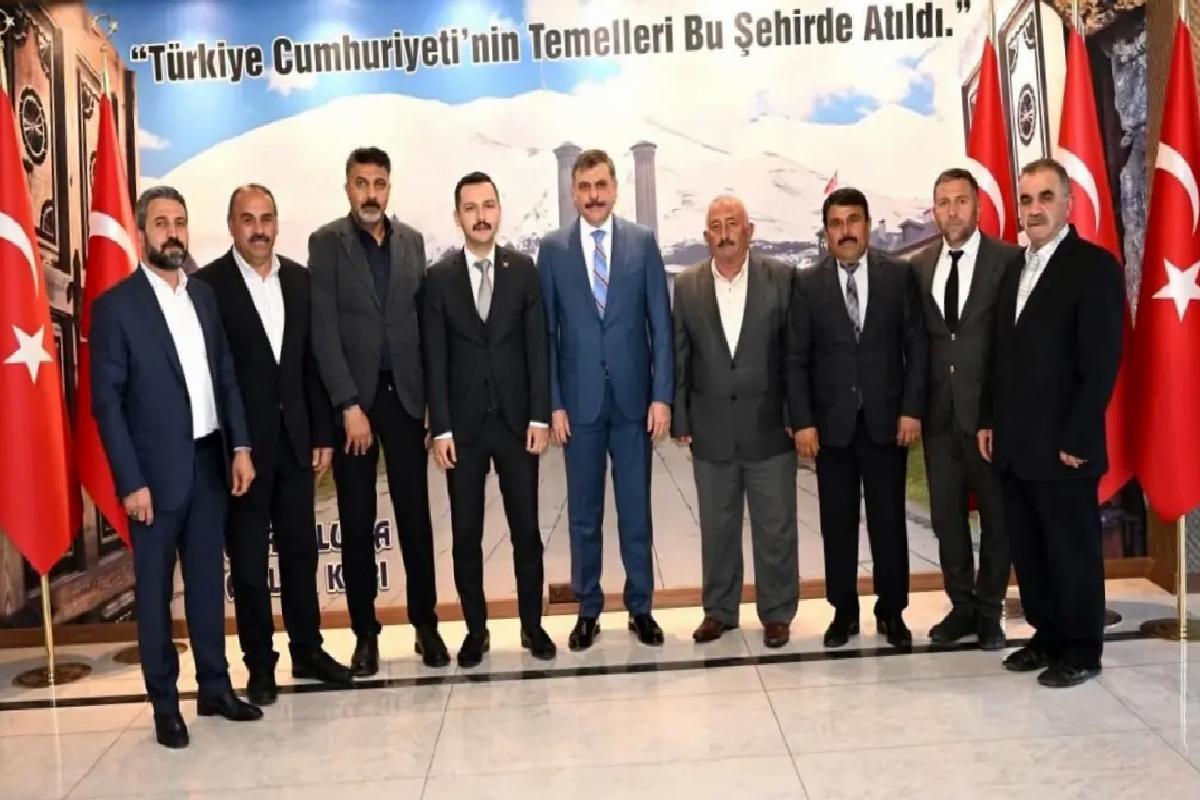 Vali Çiftçi, Aşkale Kaymakamı ve Muhtarları Kabul Etti