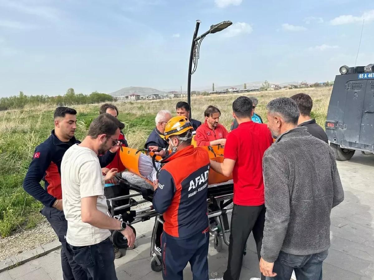 Van Kalesi’nde Düşen Kadın Kurtarıldı