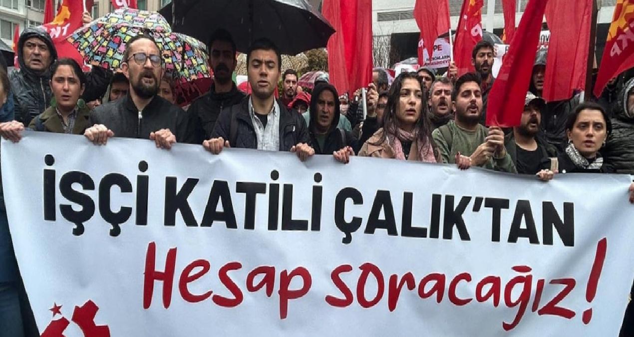 Vatandaşlar Çalık Holding önüne toplandı