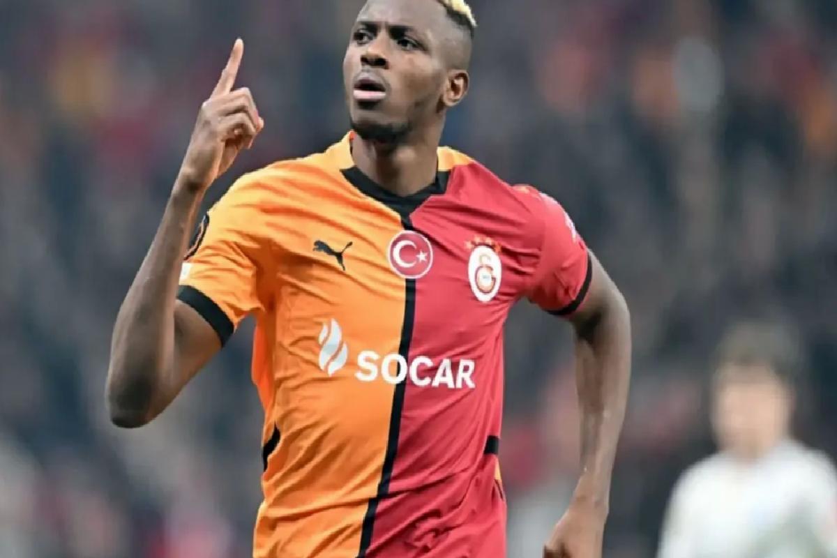 Victor Osimhen, Galatasaray Taraftarları ile Eğleniyor ve Sivasspor Maçını Paylaşıyor