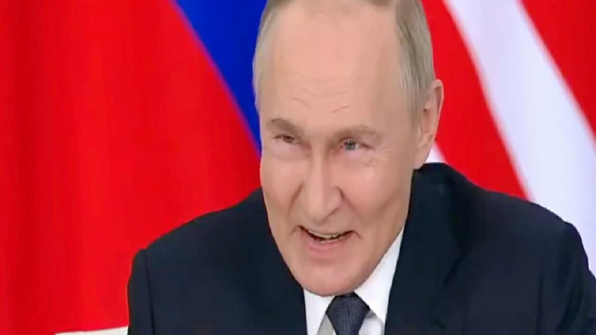 Vladimir Putin ile Malezya Başbakanı arasında güldüren ‘taht’ diyaloğu
