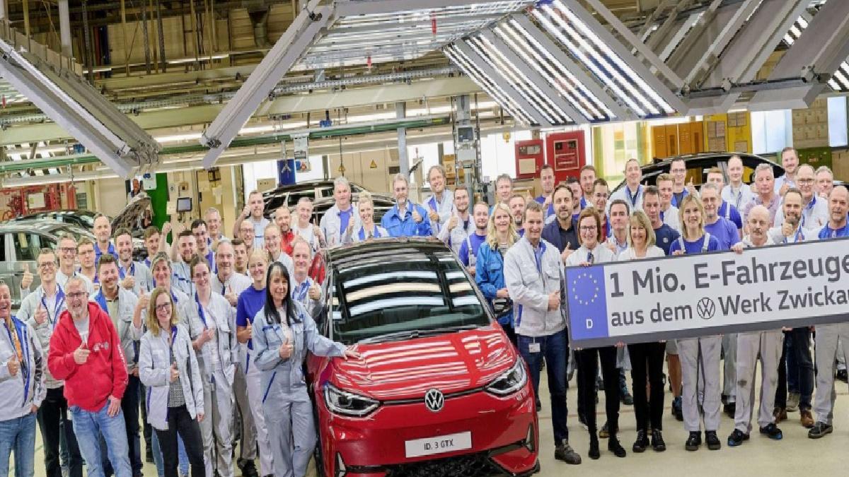 Volkswagen, Almanya fabrikasında 1 milyonuncu elektrikli aracını üretti