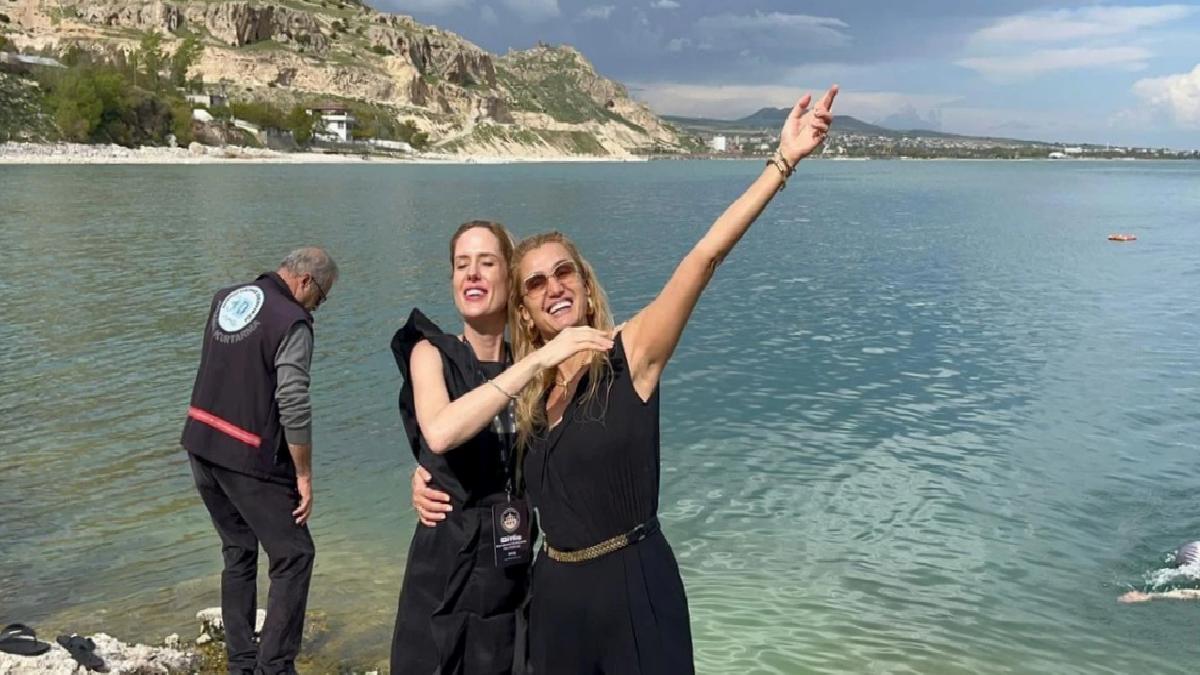 Wilma Elles ve Tuşba Özay Van Gölü’ne girdi