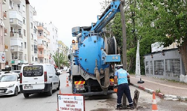 yağmur suyu hattı temizliği sürüyor