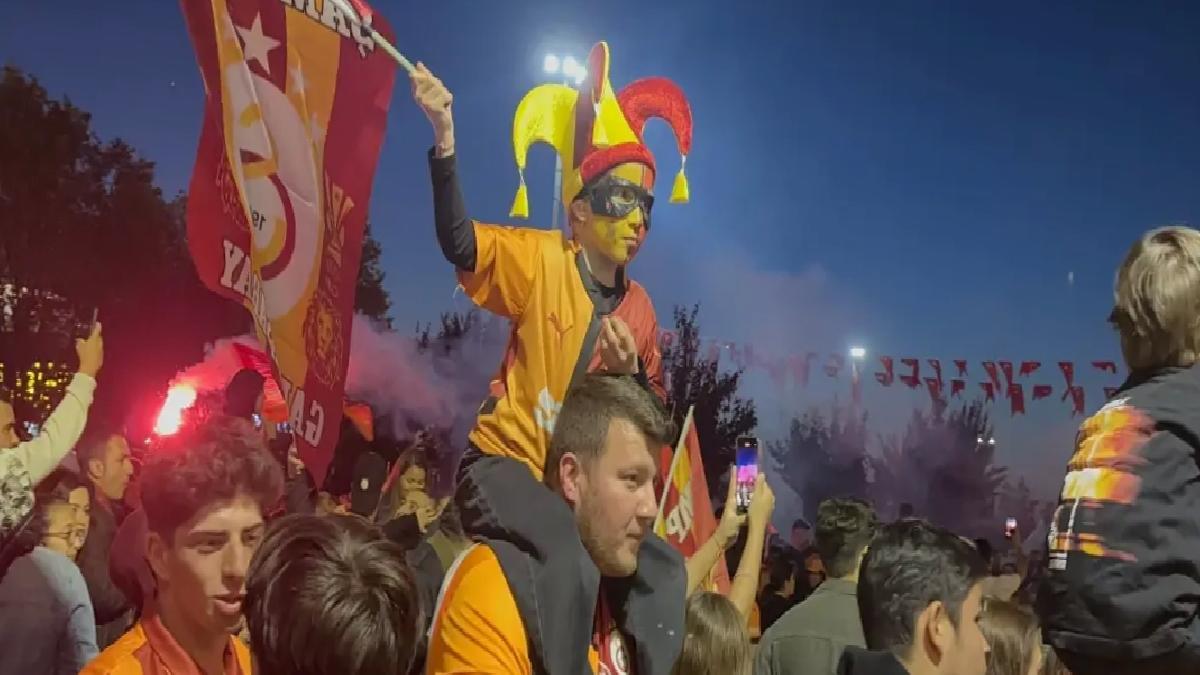 Yalova’da Galatasaray Şampiyonluğu Kutlandı