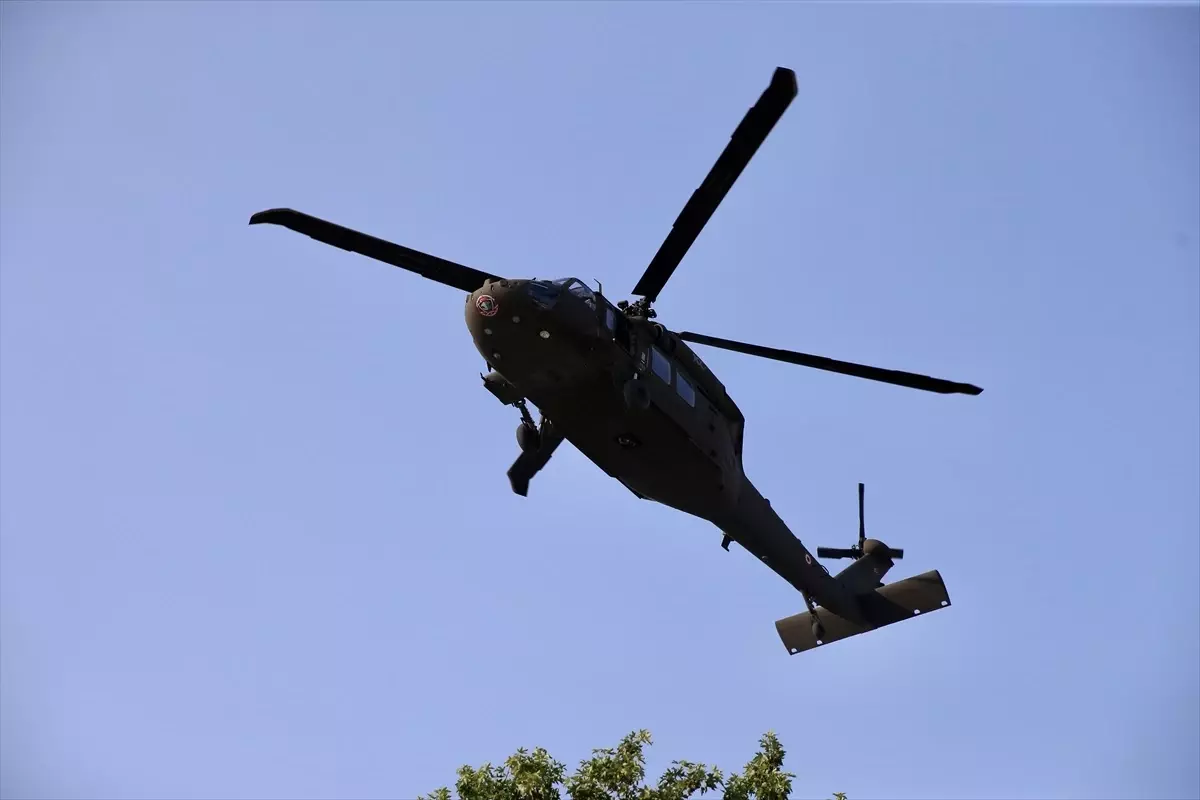 Yamaç Paraşütü Pilotunu Helikopterle Kurtardılar