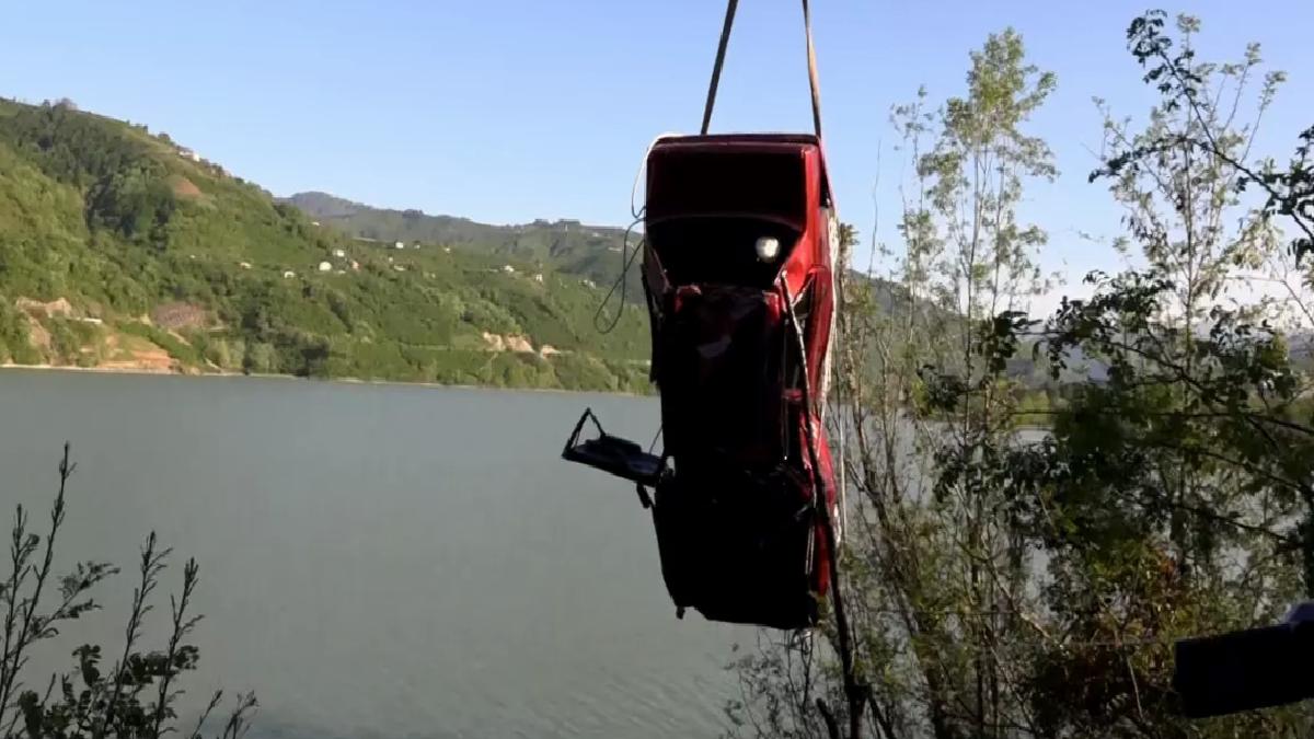Yeni Ehliyetli Sürücü Baraj Gölüne Uçtu