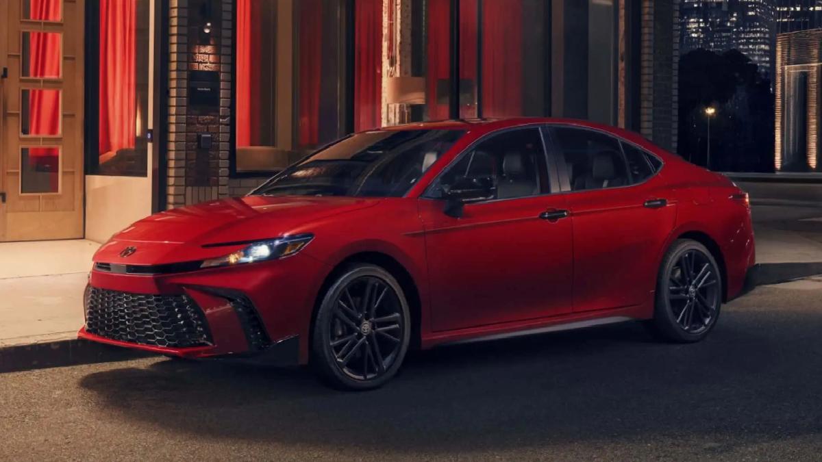 Yeni Toyota Camry, Nightshade versiyonuna kavuştu