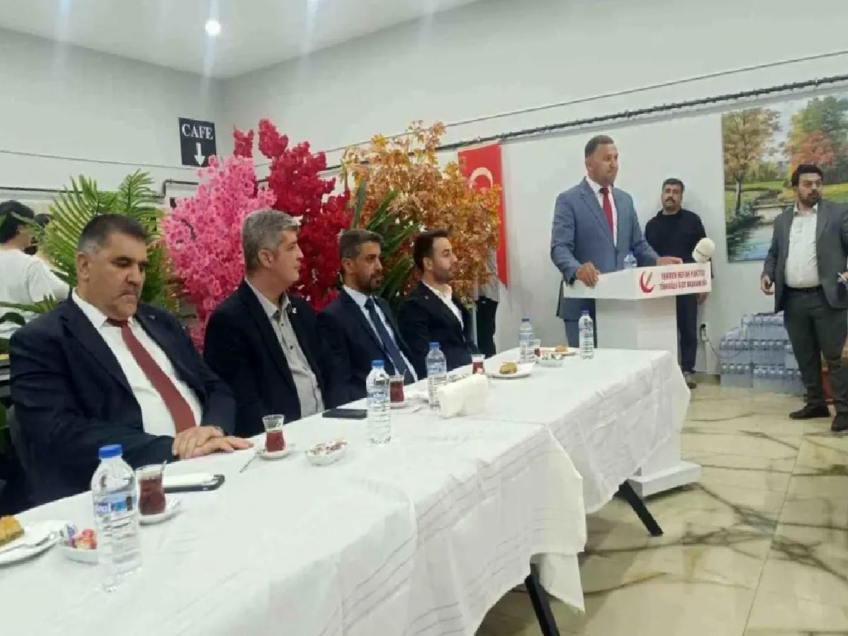 Yeniden Refah Partisi Türkoğlu İlçe Başkanlığı Yönetimi İstifa Etti