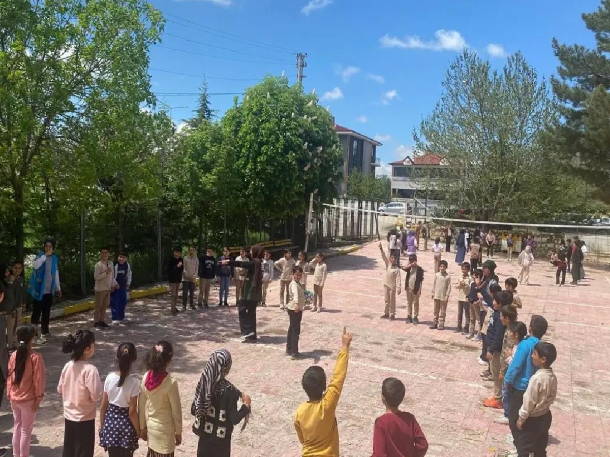 Yeşilay’dan Öğrencilere Sağlıklı Yaşam Eğitimi
