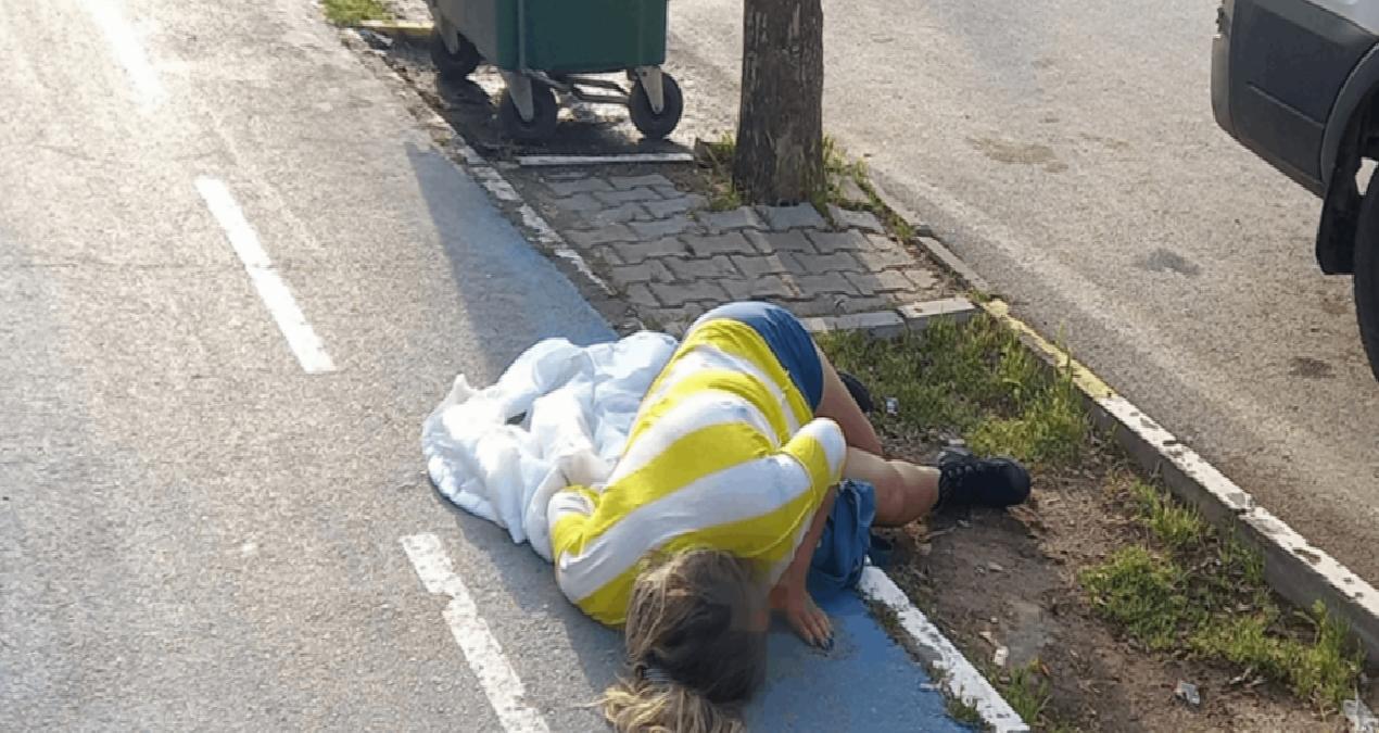 Yol kenarında bulunan kadını otomobilden atmışlar