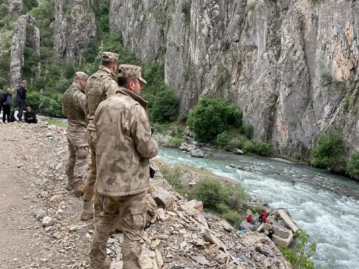 Yüksekova’da kaybolan genci arama çalışmaları sürüyor