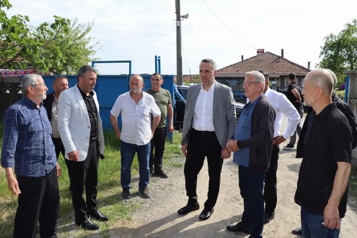 Yunus Tever Ferizli’de Esnaf ve Vatandaşlarla Buluştu