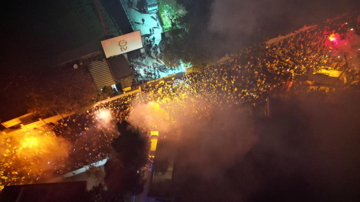 Yurtta Galatasaraylıların şampiyonluk coşkusu
