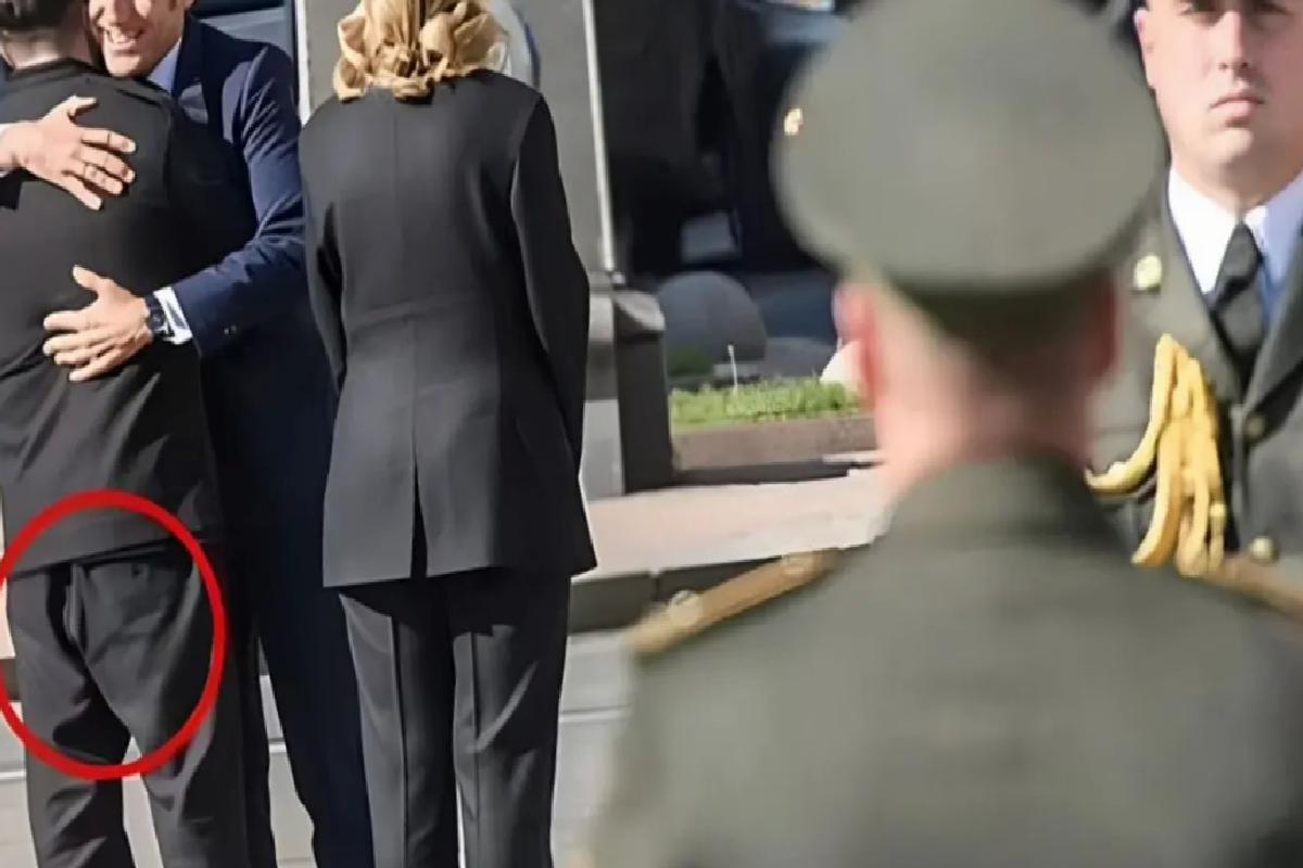Zelensky pantolonunu ters mi giydi? Viral olan fotoğrafın arkasındaki gerçek