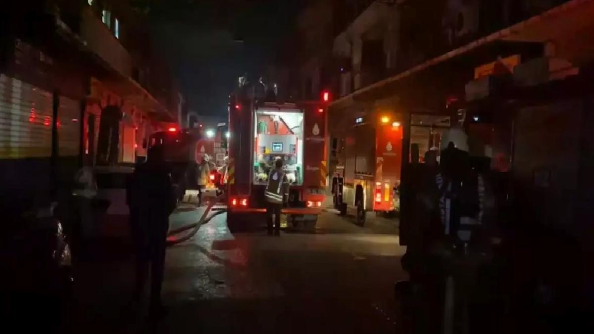 Zeytinburnu’nda Kimyasal Madde Deposunda Yangın