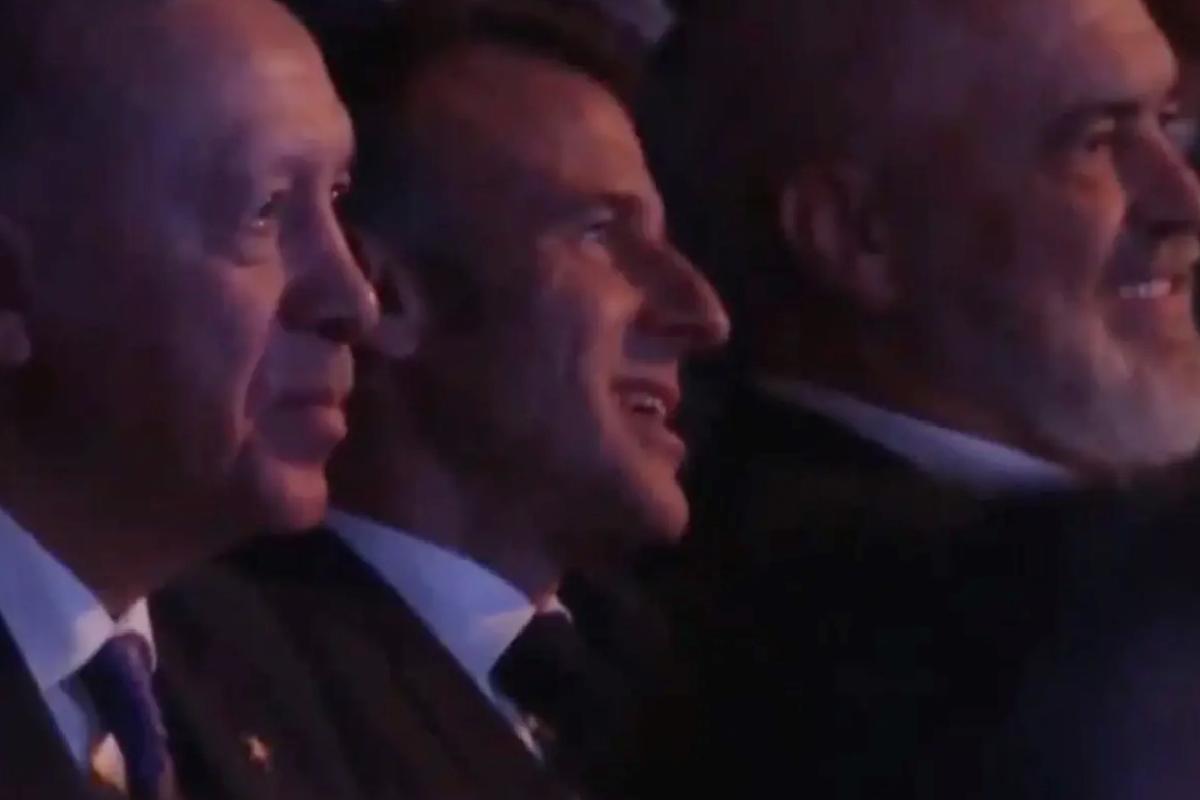 Zirvede renkli anlar! Erdoğan’a yapay zekayla oluşturulan çocukluk hali gösterildi